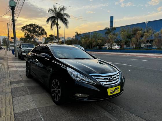 HYUNDAI SONATA 2.4 MPFI I4 16V 182CV GASOLINA 4P AUTOMÁTICO HYUNDAI SONATA 2.4 MPFI I4 16V 182CV GASOLINA 4P AUTOMÁTICO